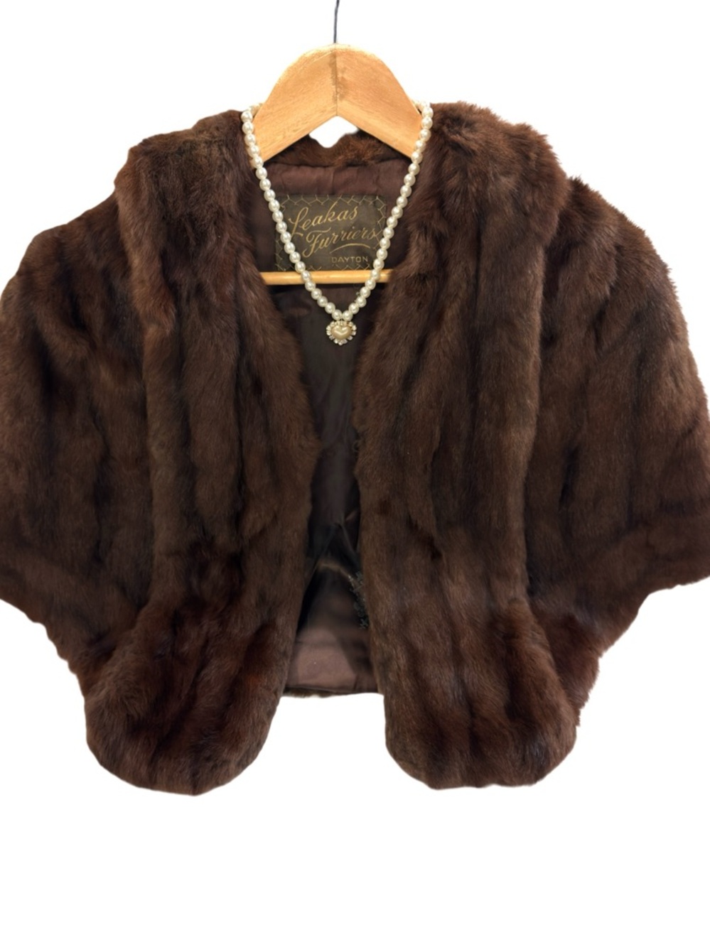 Vintage Brown 60s Leakas Furriers Dayton Mink Fur Shawl Cape Capelet